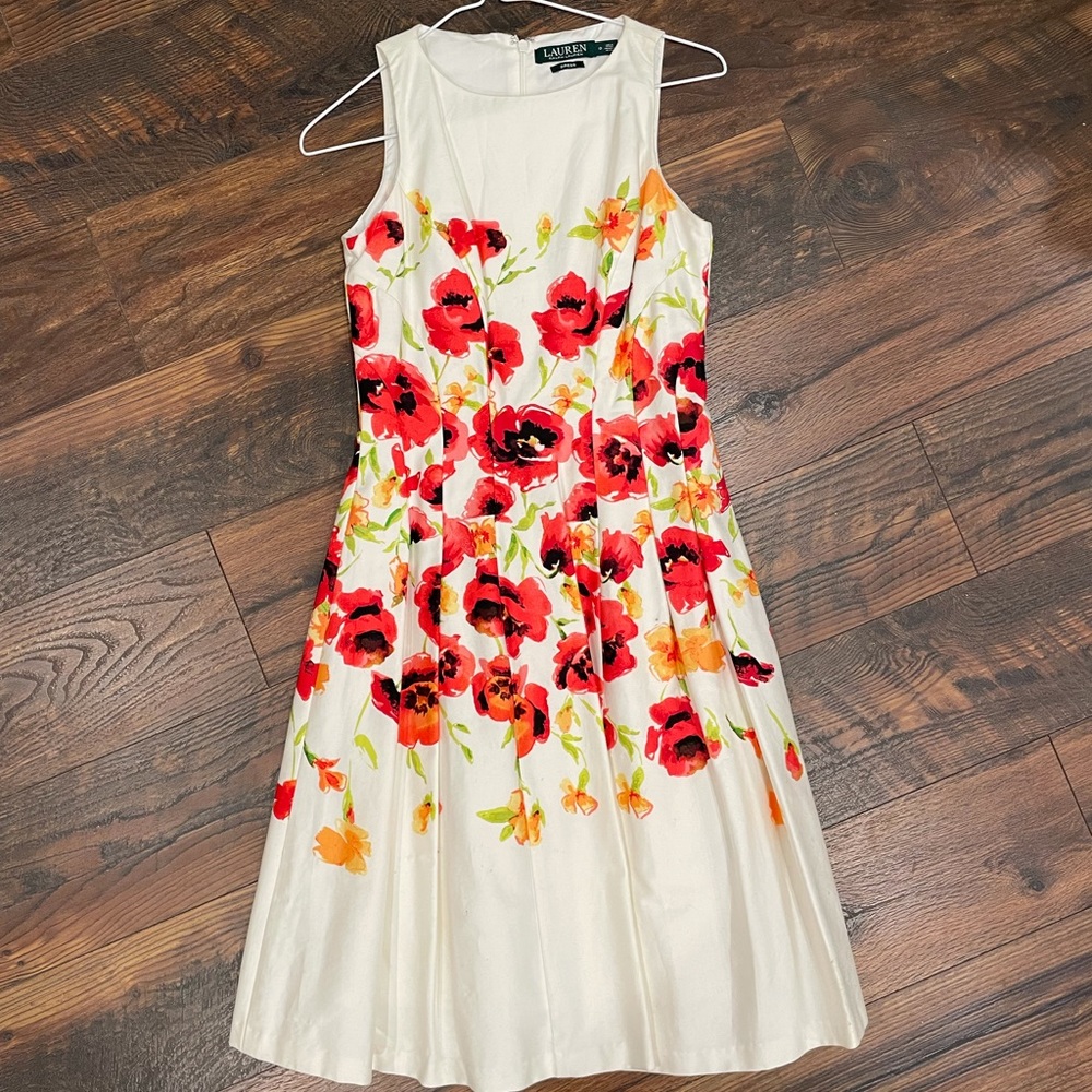 Beautiful classic dresss, size 0.